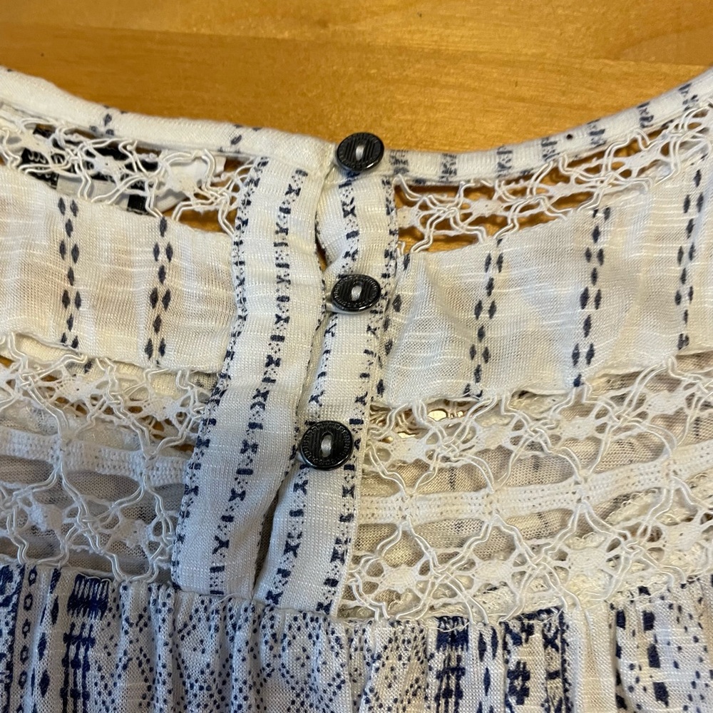 Lucky Brand Cold Shoulder Top - Size S - Picture 8 of 8